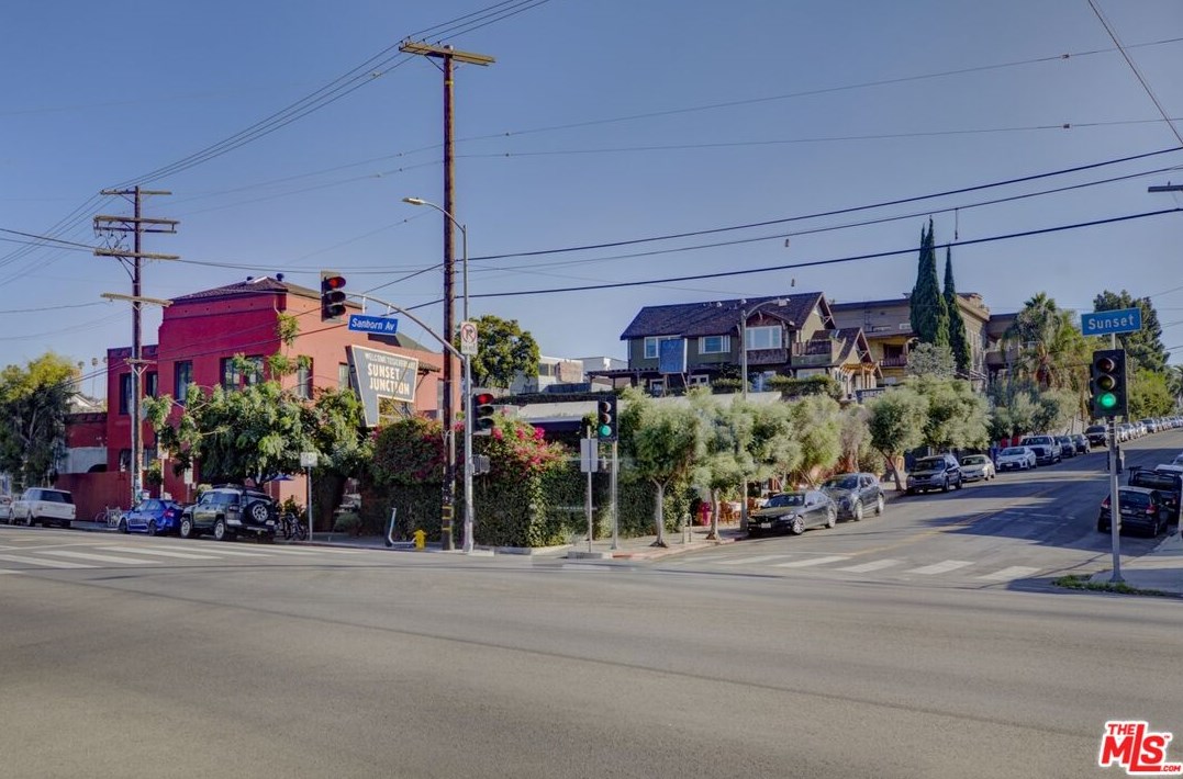 962 Maltman Ave, Los Angeles CA  90026-2712 exterior