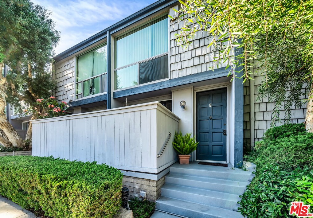 5815 Doverwood Dr, Los Angeles, CA 90230-7242