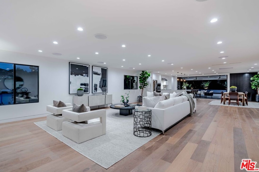 11446 Dona Dolores Pl, North Hollywood, CA 91604-4239