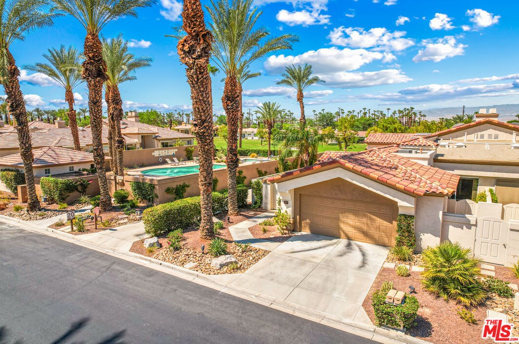 756 Red Arrow Trl, Palm Desert, CA 92211-7423