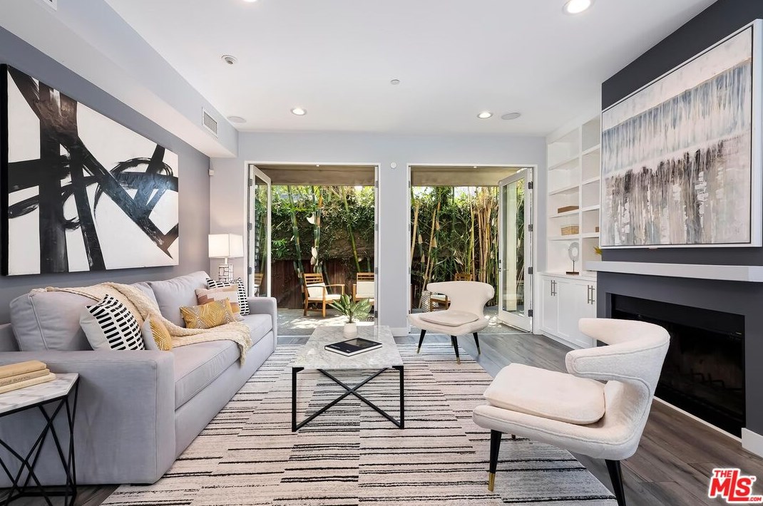 343 Huntley Ave, Los Angeles CA  90048-4703 exterior
