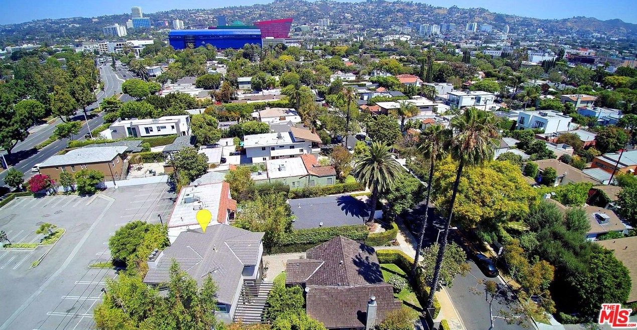 343 Huntley Ave, Los Angeles CA  90048-4703 exterior