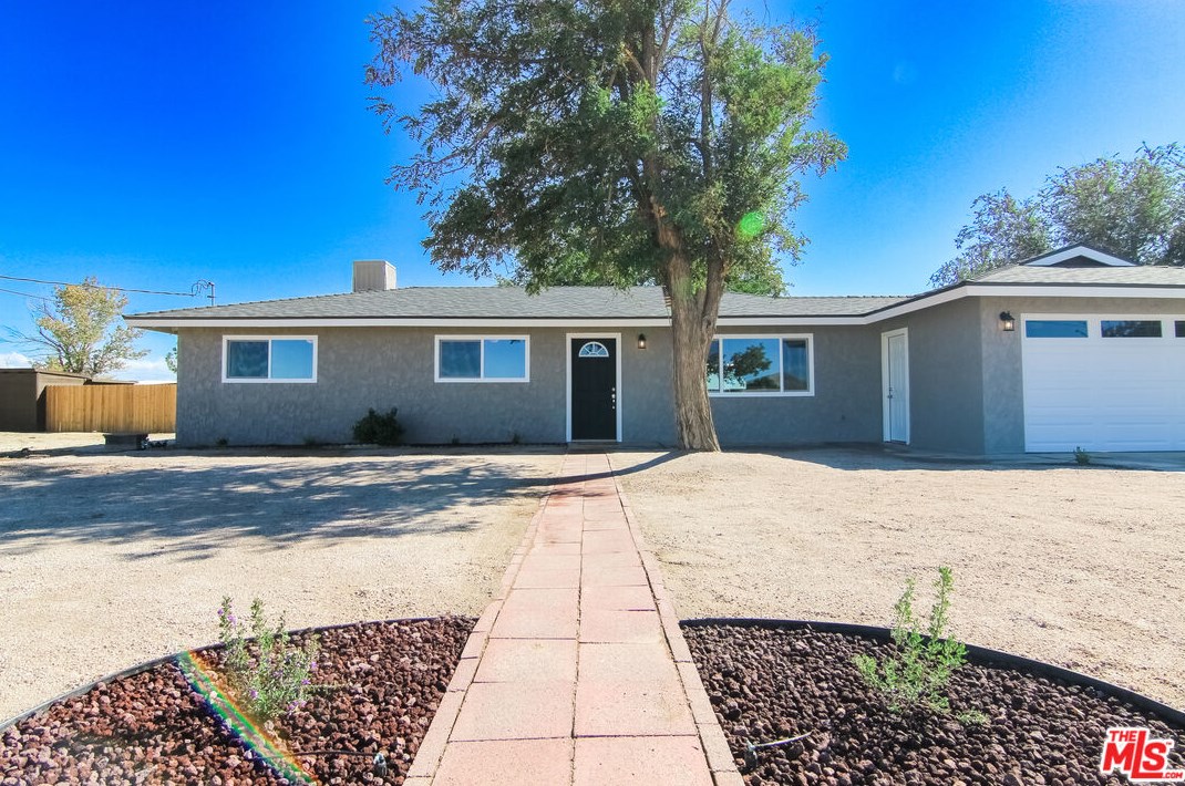 1814 Keith Ln, Tropico Village, CA 93560-7046