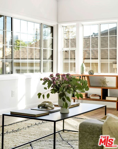 623 Laveta Ter, Los Angeles CA  90026-4303 exterior