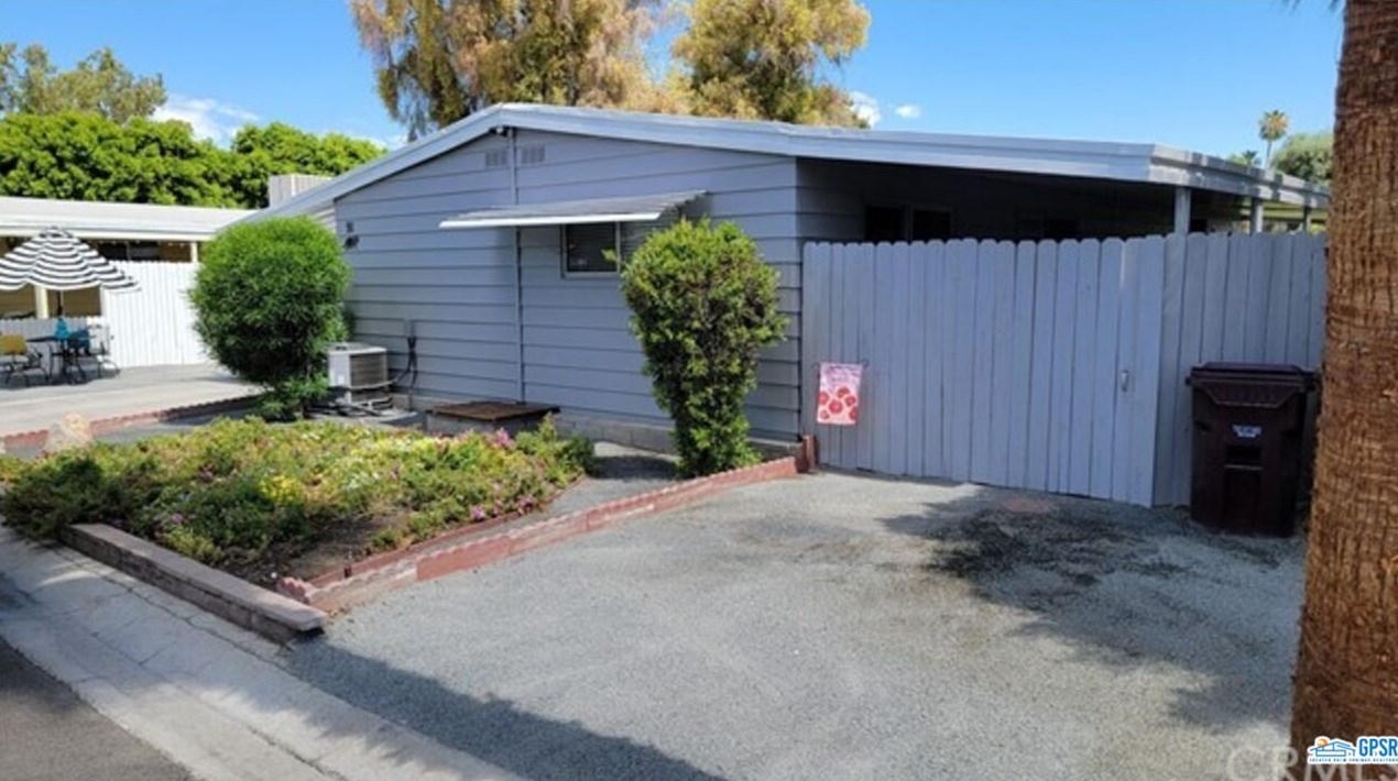 91 Via Minorca, Cathedral City CA  92234-1526 exterior