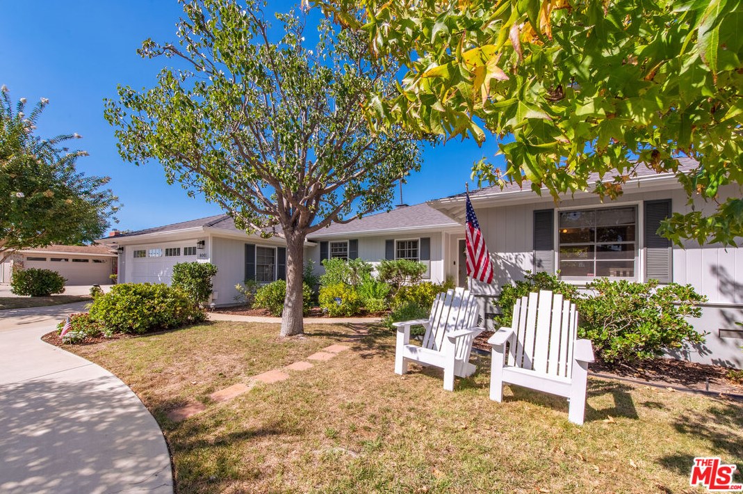 8001 Kentwood Ave, Los Angeles CA  90045-1253 exterior