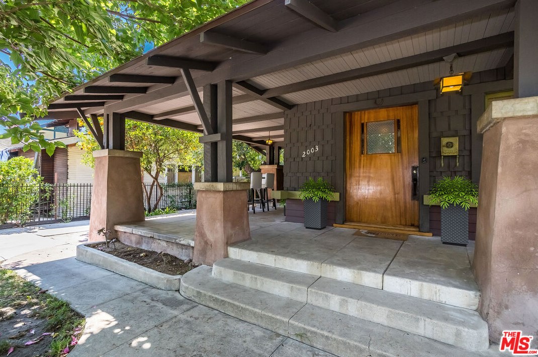 2003 Canyon Dr, Los Angeles CA  90068-3609 exterior