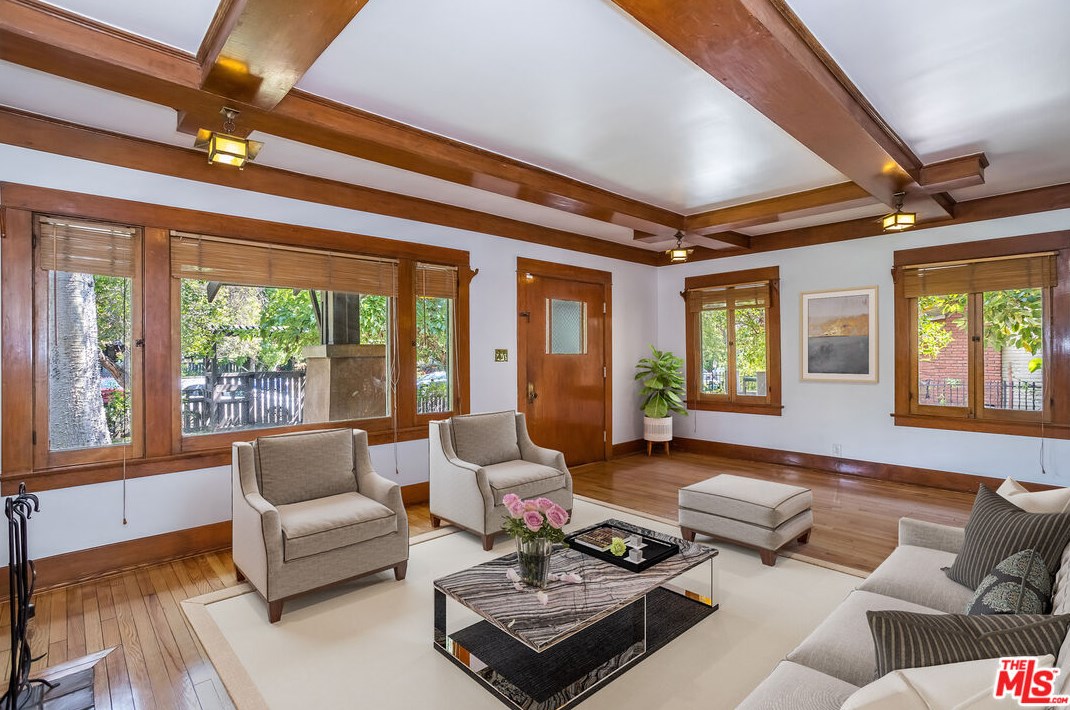 2003 Canyon Dr, Los Angeles CA  90068-3606 exterior
