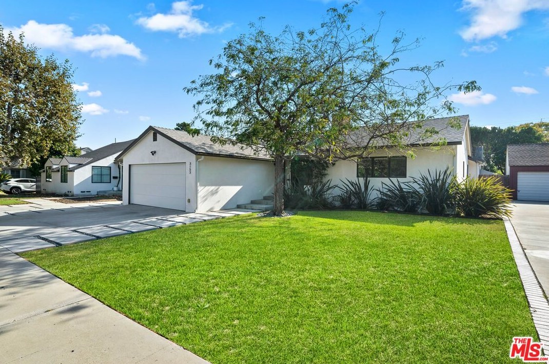 3153 Corinth Ave, Los Angeles, CA 90066-1403
