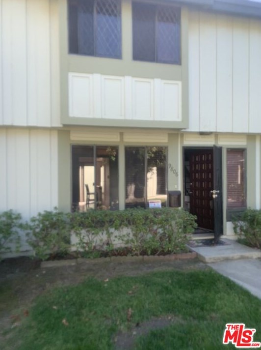 9806 Karmont Ave, South Gate, CA 90280