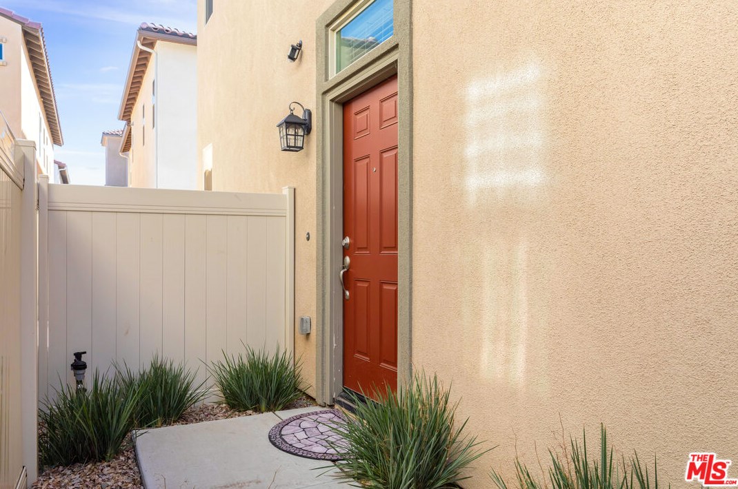 35414 Marabella Ct, Winchester CA  92596-8473 exterior