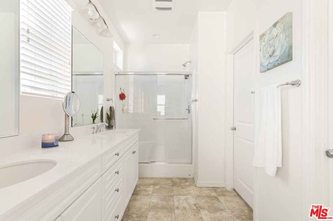 35414 Marabella Ct, Winchester CA  92596-8473 exterior