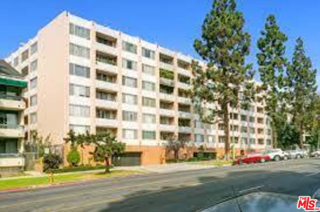 421 La Fayette Park Pl, Los Angeles CA  90026-4719 exterior