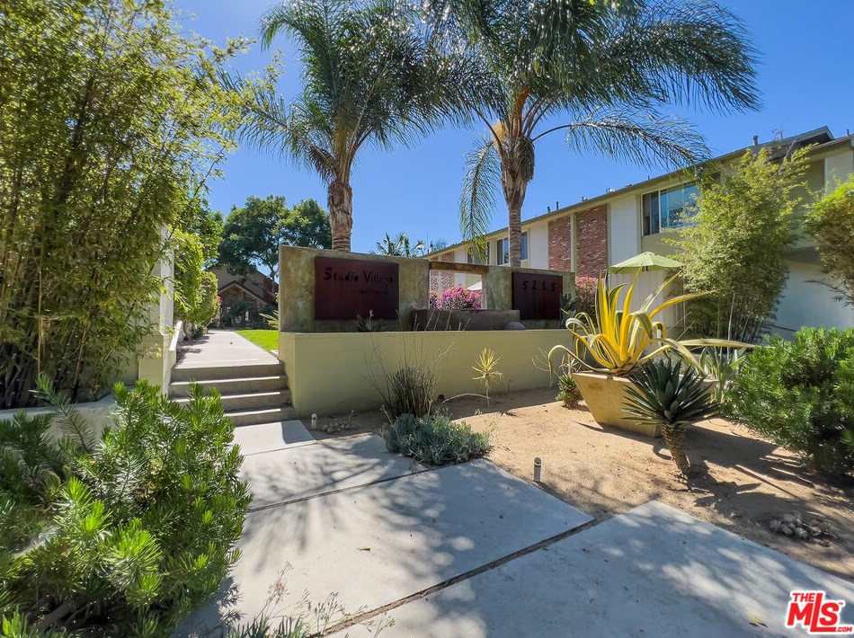 5215 Sepulveda Blvd, Los Angeles CA  90230-5202 exterior