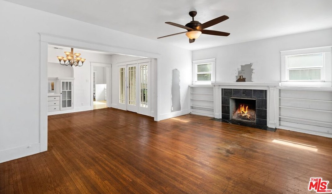 626 Gower St, Los Angeles CA  90004-1304 exterior