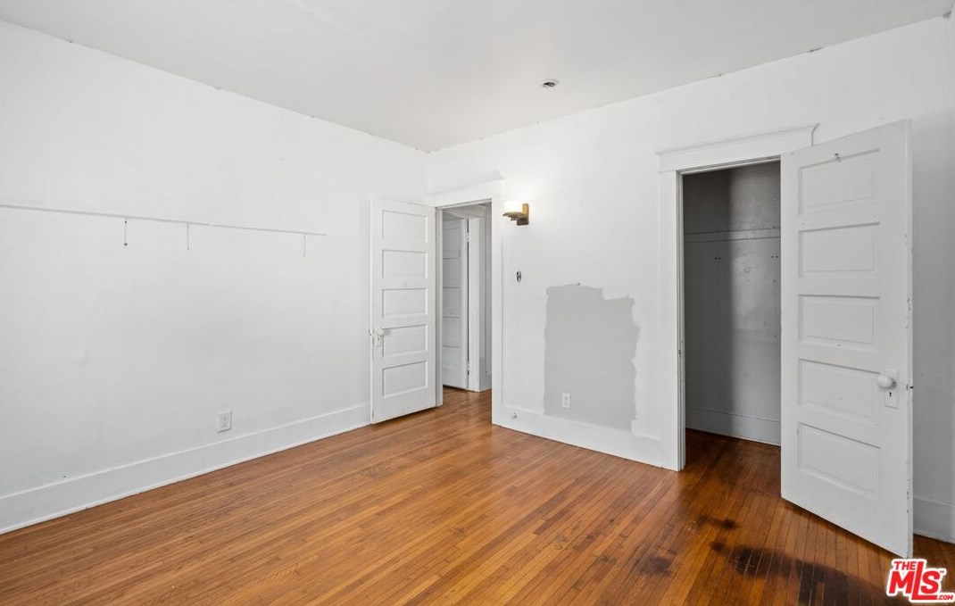 626 Gower St, Los Angeles CA  90004-1304 exterior