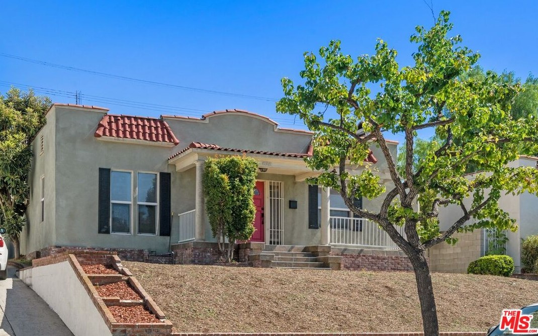 626 Gower St, Los Angeles CA  90004-1304 exterior