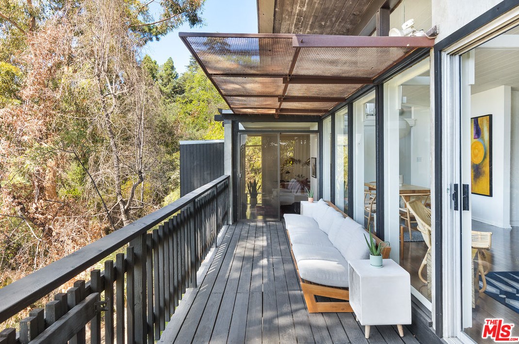 4211 Glenwood Ave, Los Angeles, CA 90065-3944