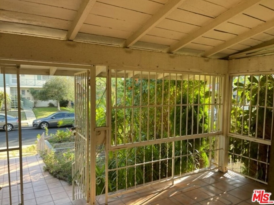 4611 Clarissa Ave, Los Angeles CA  90027-2817 exterior