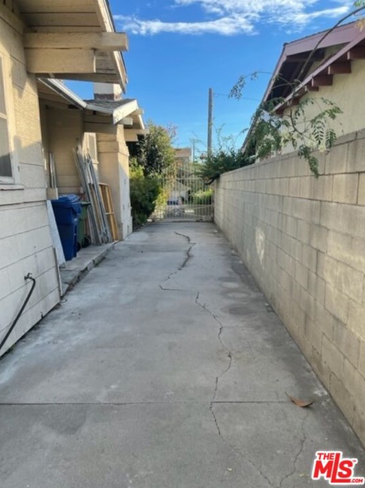 4611 Clarissa Ave, Los Angeles CA  90027-2817 exterior