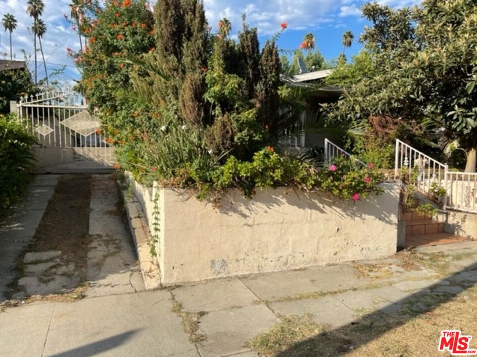 4611 Clarissa Ave, Los Angeles, CA 90027-3114