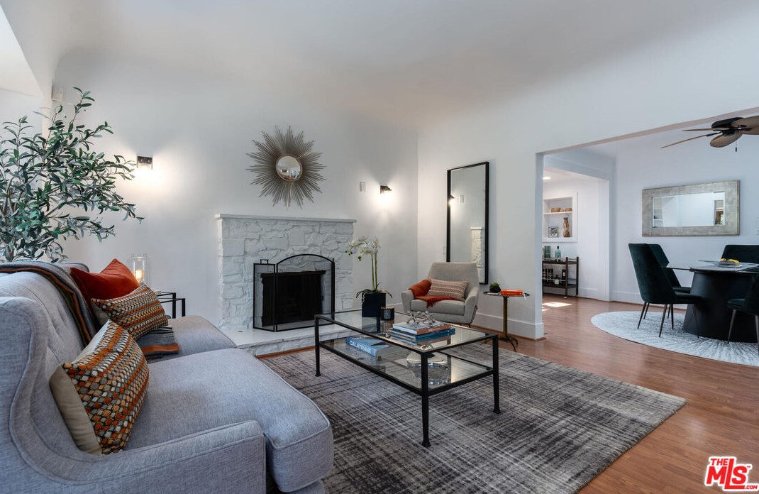 2257 Linnington Ave, Los Angeles CA  90025-5901 exterior