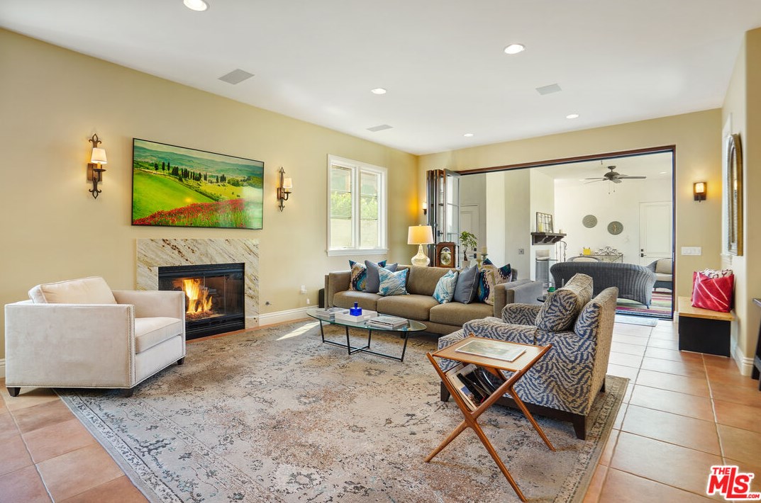 4371 Clayton Ave, Los Angeles, CA 90027-5533