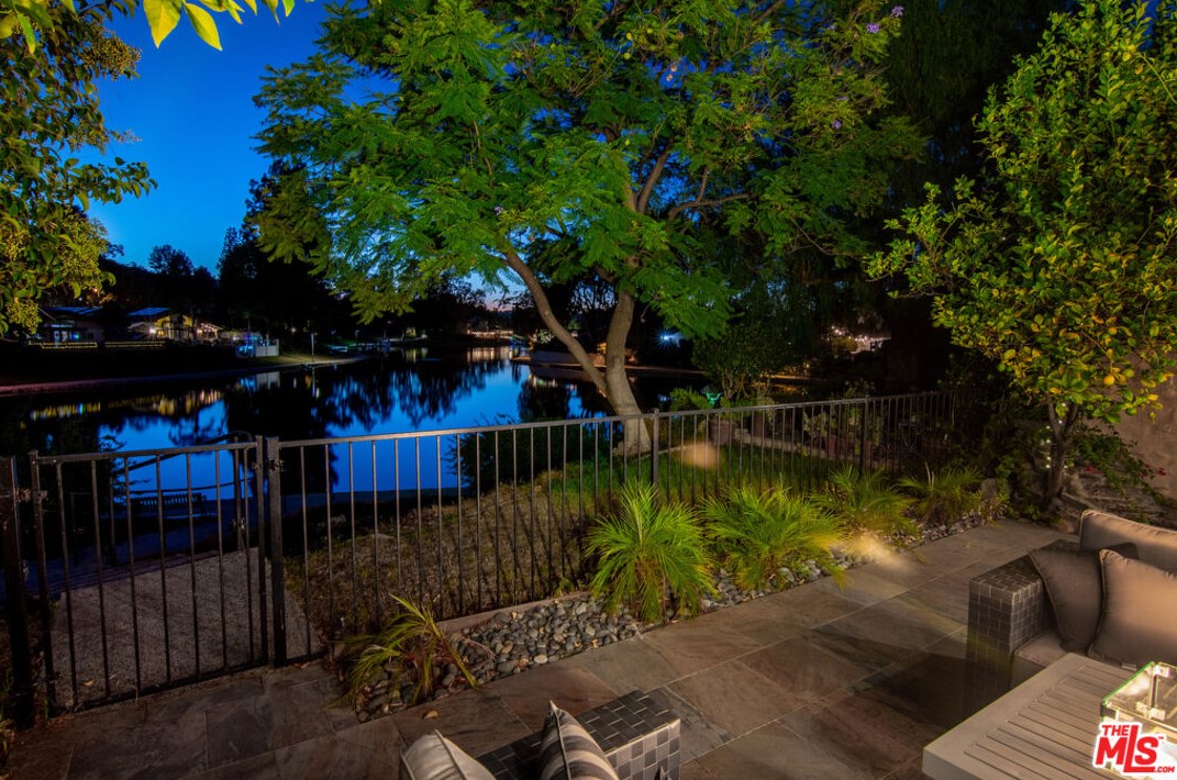 23140 Park Sorrento, Calabasas, CA 91302