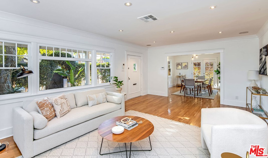 512 Gower St, Los Angeles CA  90004-1303 exterior