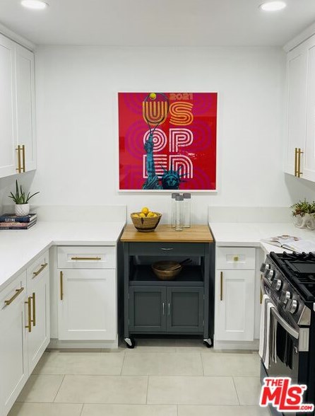 512 Gower St, Los Angeles CA  90004-1303 exterior