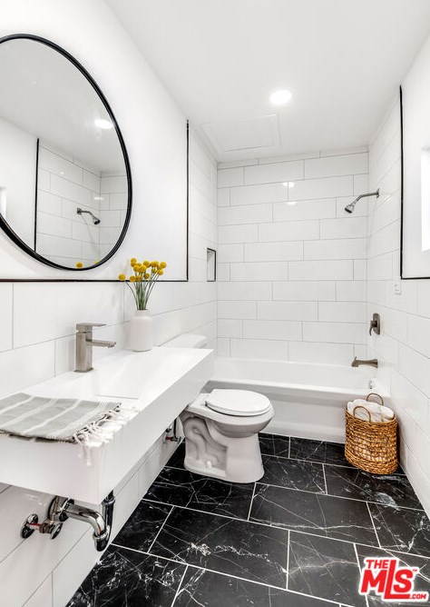 512 Gower St, Los Angeles CA  90004-1303 exterior