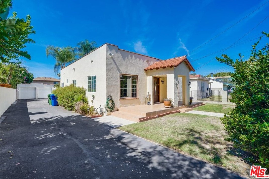 5653 Case Ave, North Hollywood, CA 91601-1903