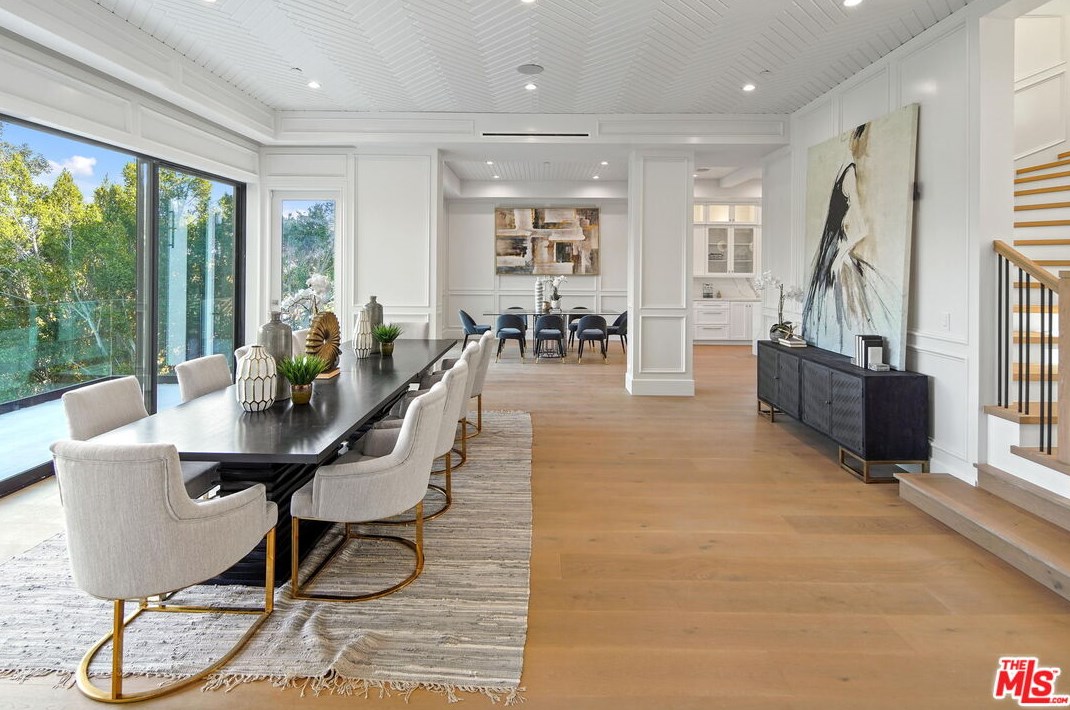 12318 19th Helena Dr, Los Angeles CA  90049-3939 exterior