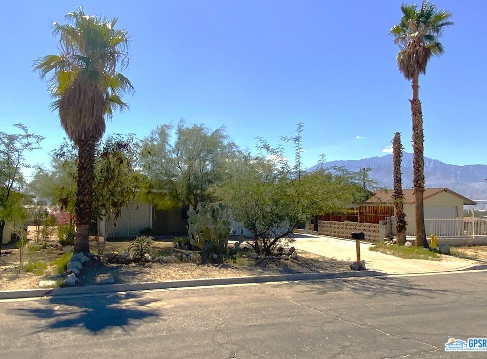 66099 4th St, Desert Hot Springs, CA 92240-3126