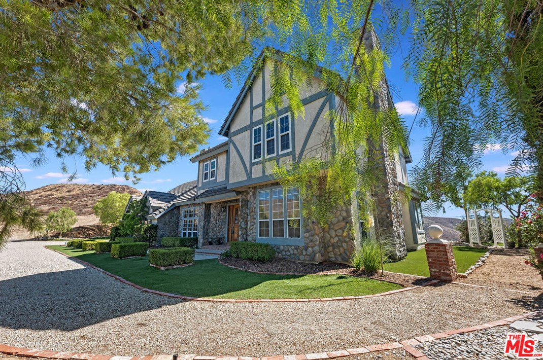 34880 Via Famero Dr, Acton CA  93510-2318 exterior