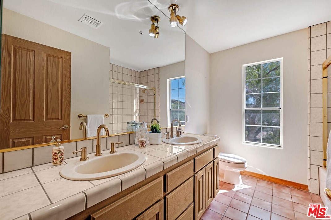 34880 Via Famero Dr, Acton CA  93510-2318 exterior