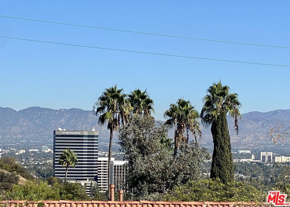 3865 Scadlock Ln, Van Nuys, CA 91403