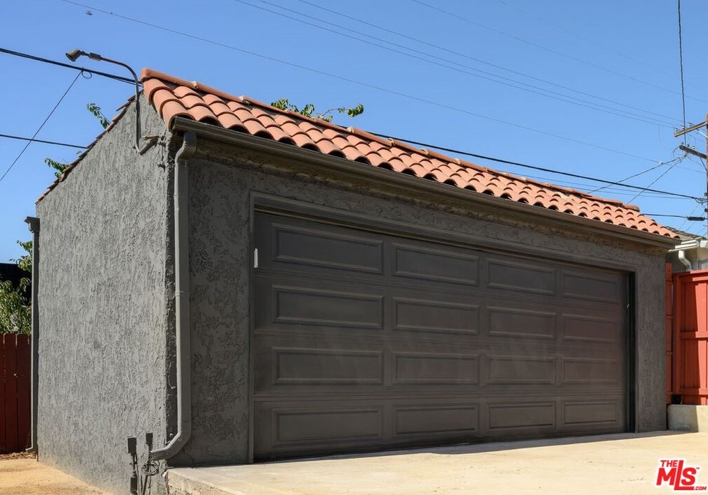 2203 Palm Grove Ave, Los Angeles CA  90016-2319 exterior