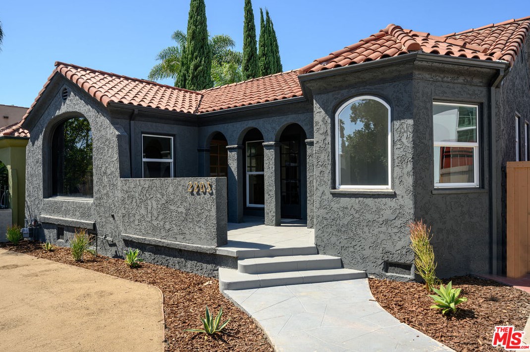 2203 Palm Grove Ave, Los Angeles, CA 90016-2319