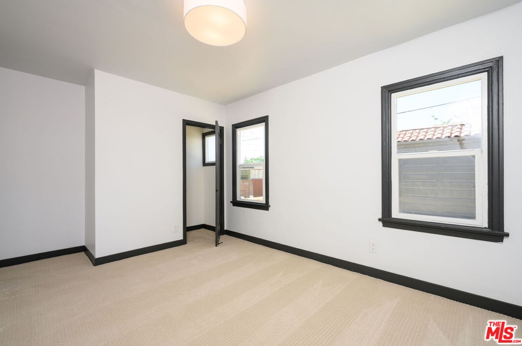 2203 Palm Grove Ave, Los Angeles CA  90016-2319 exterior