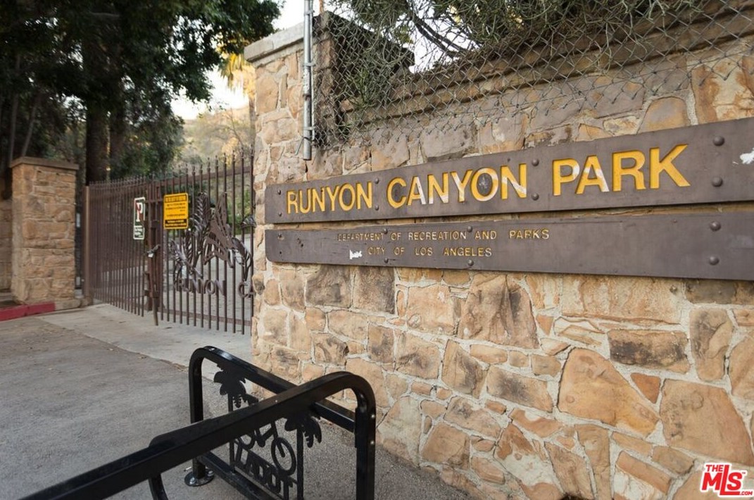 7250 Franklin Ave, Los Angeles CA  90046-3049 exterior