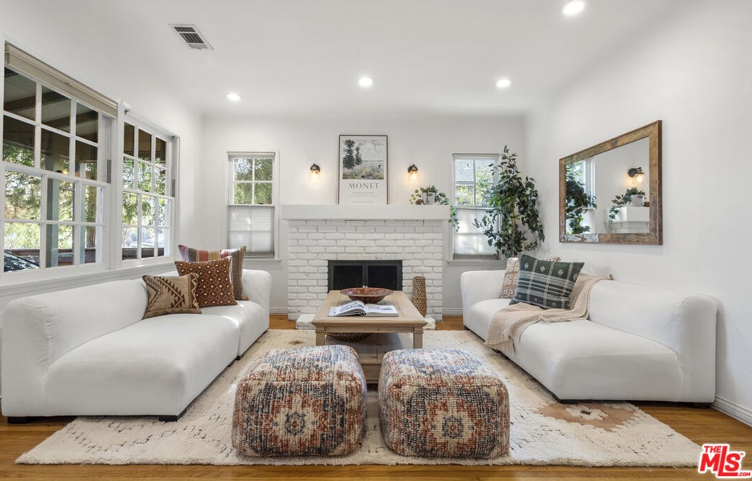 3779 Colonial Ave, Los Angeles CA  90066-3641 exterior