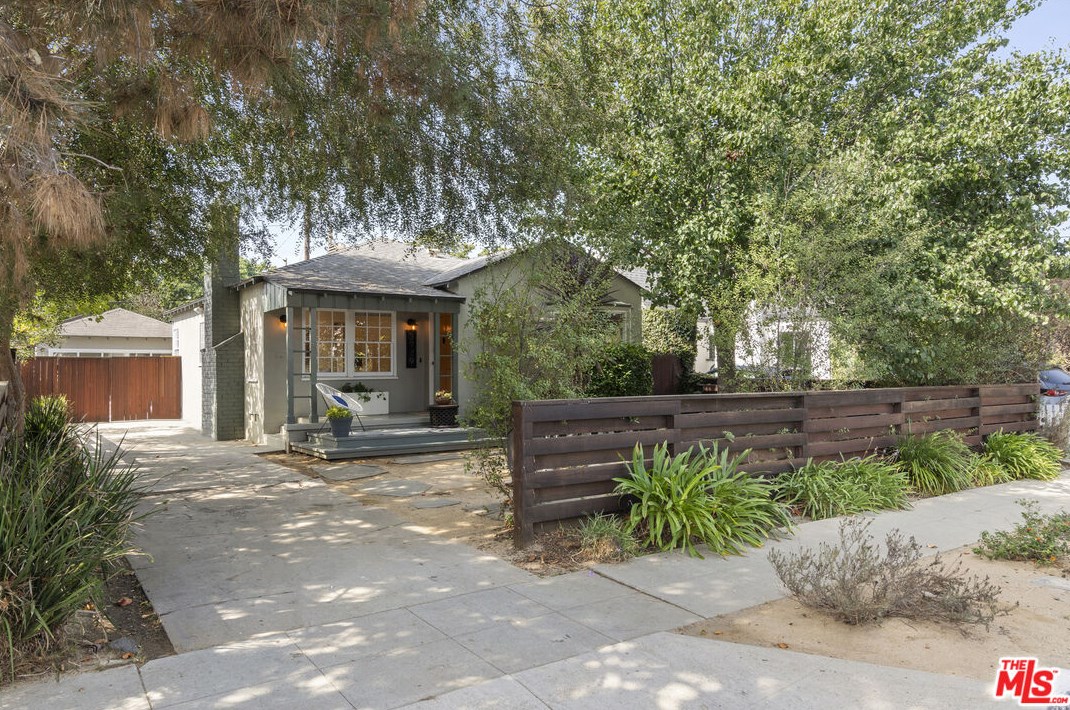 3779 Colonial Ave, Los Angeles CA  90066-3641 exterior