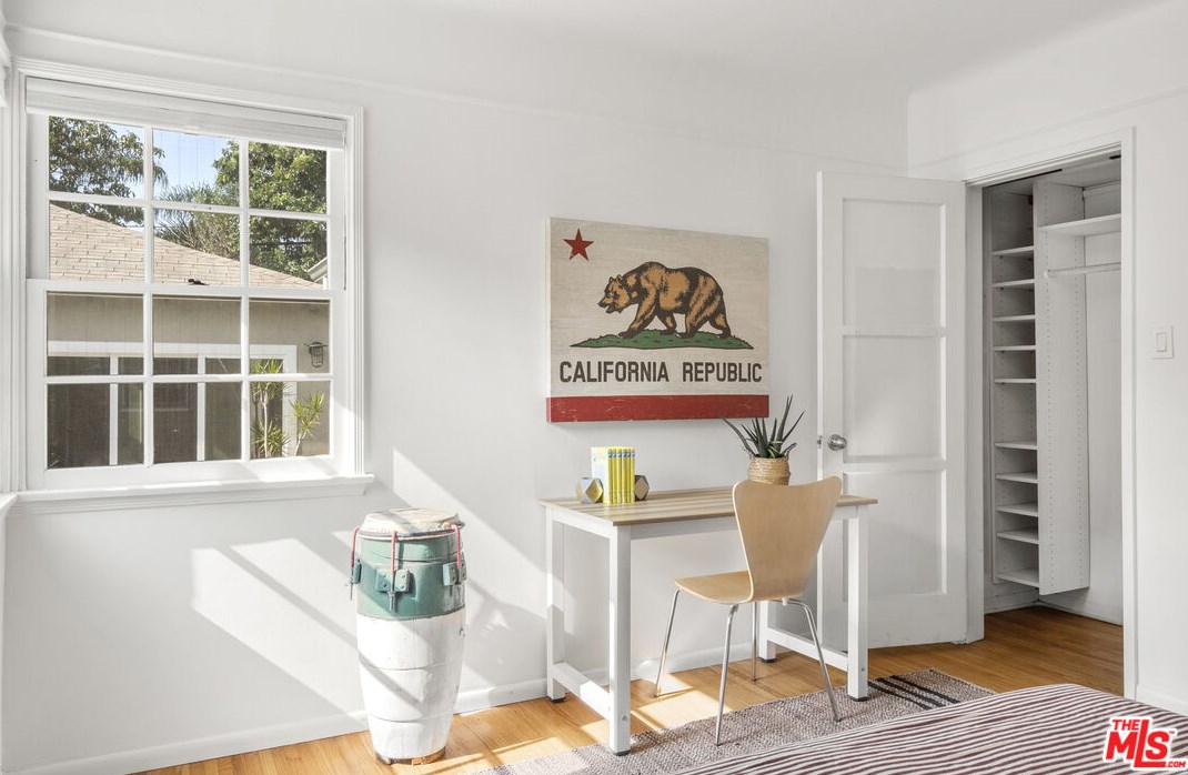 3779 Colonial Ave, Los Angeles CA  90066-3641 exterior