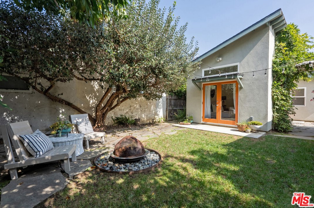 3779 Colonial Ave, Los Angeles CA  90066-3641 exterior