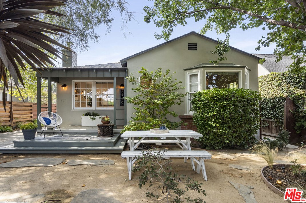 3779 Colonial Ave, Los Angeles CA  90066-3641 exterior