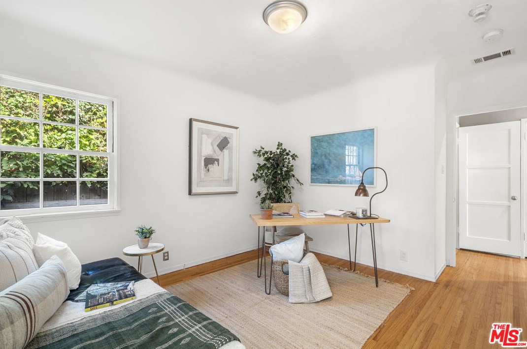 3779 Colonial Ave, Los Angeles CA  90066-3641 exterior