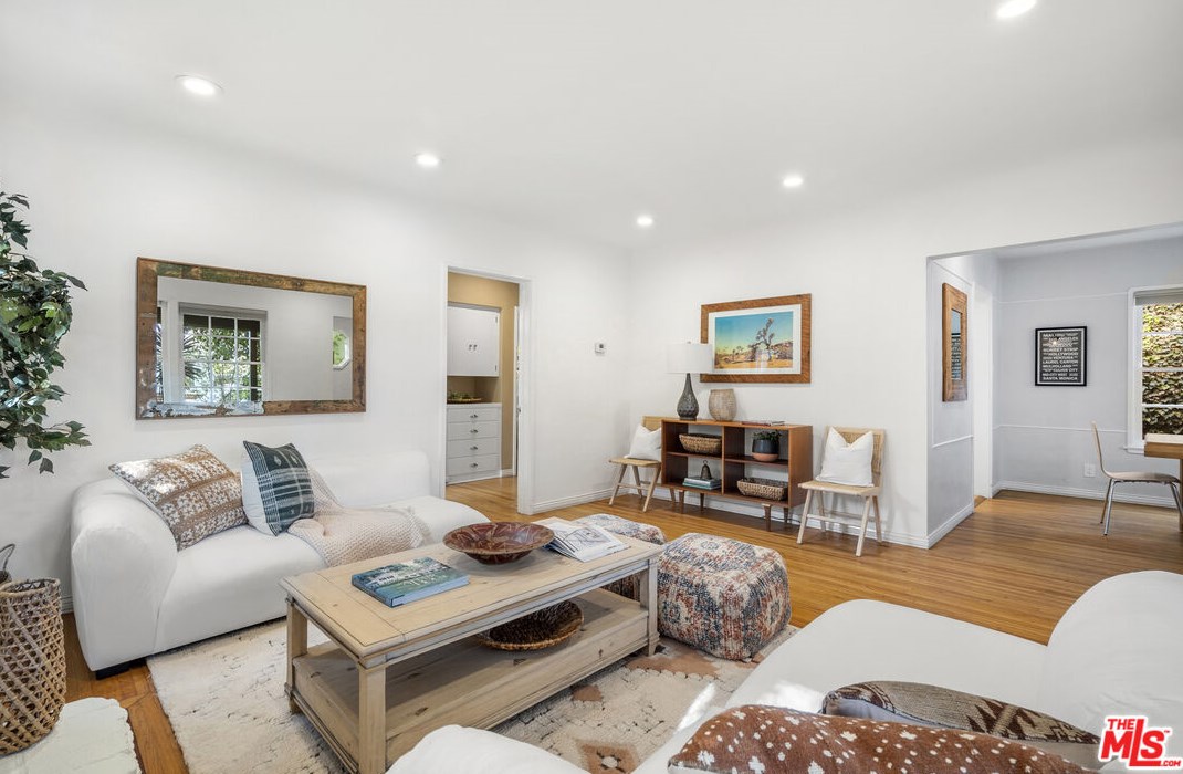 3779 Colonial Ave, Los Angeles CA  90066-3641 exterior
