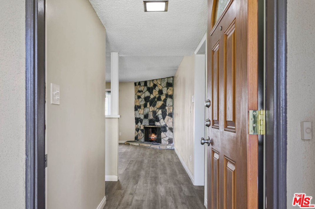 7664 Van Noord Ave, North Hollywood, CA 91605