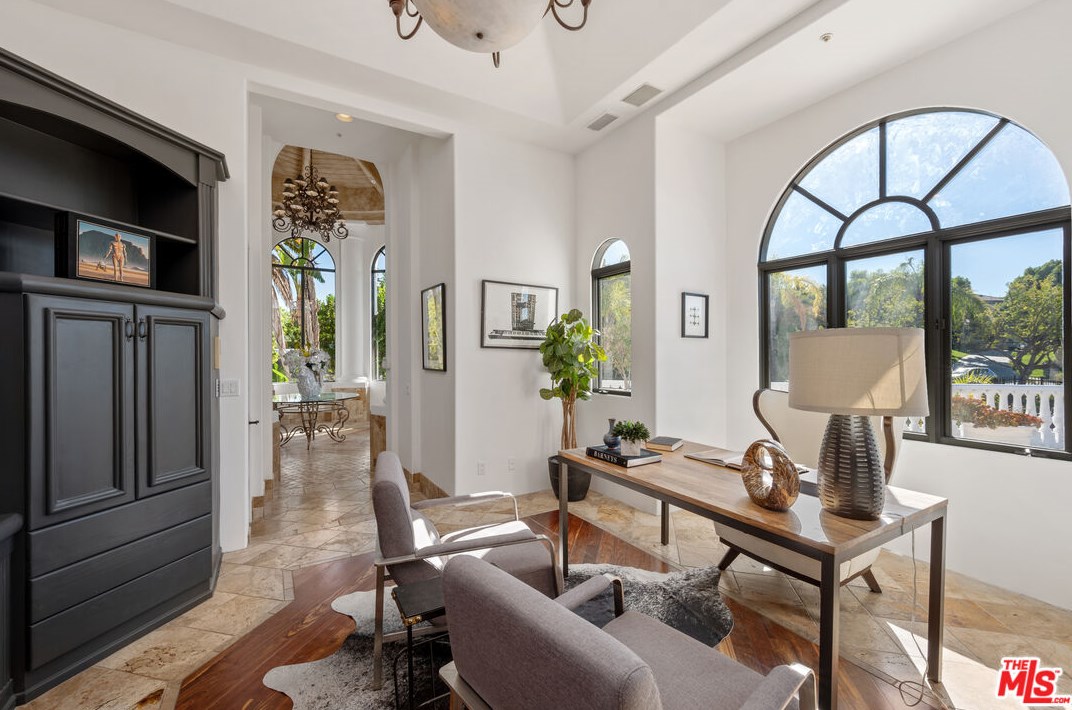 1090 Vista Ridge Ln, Thousand Oaks CA  91362-5614 exterior